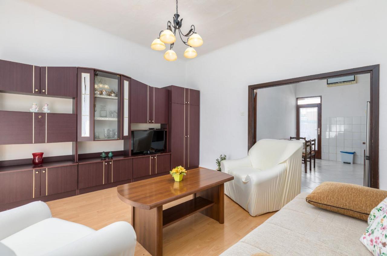 Apartment Ana Fazana Luaran gambar